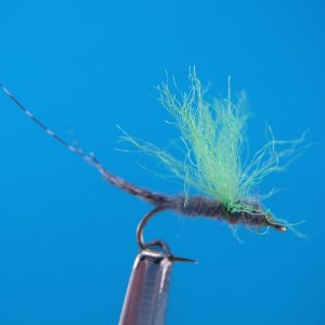 tying flies 11-16-12 009.JPG