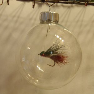 Christmas Fly Globe 001.JPG